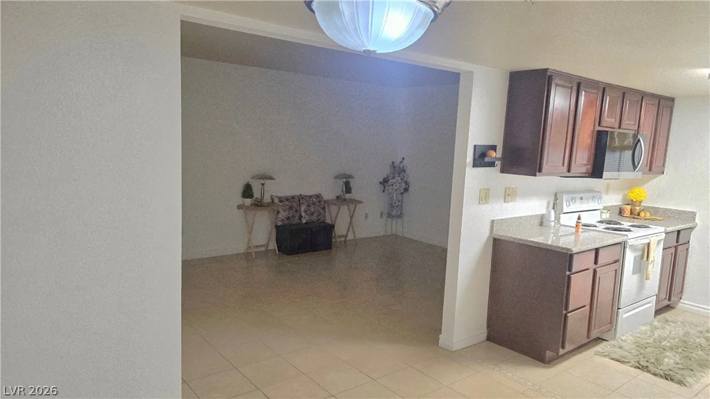 5185 Indian River, Las Vegas, NV 89103