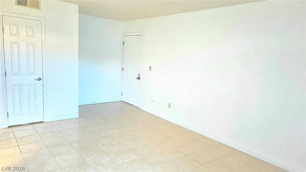 5185 Indian River, Las Vegas, NV 89103