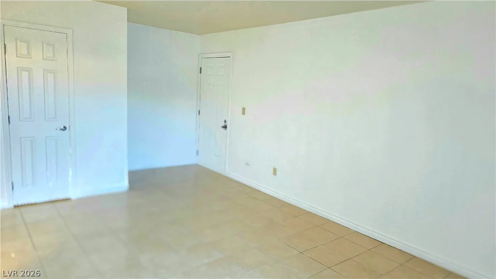 5185 Indian River, Las Vegas, NV 89103