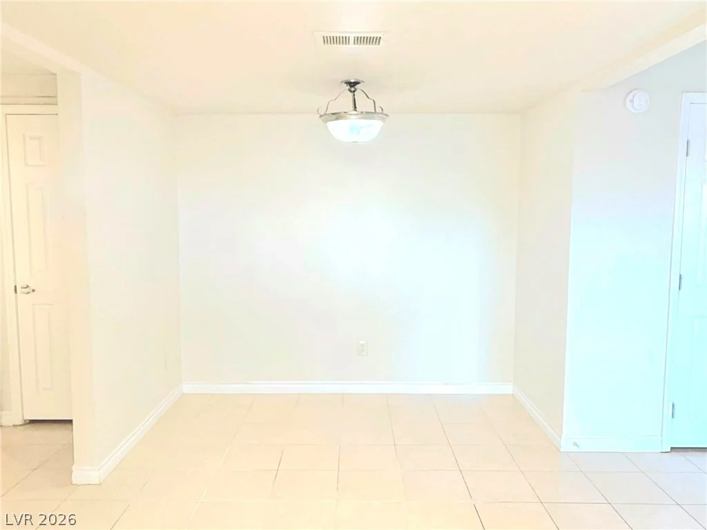 5185 Indian River, Las Vegas, NV 89103