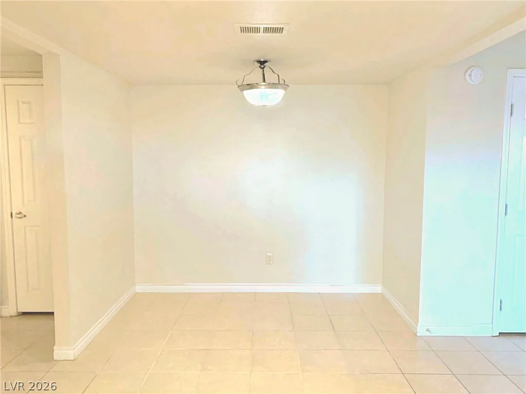 5185 Indian River, Las Vegas, NV 89103