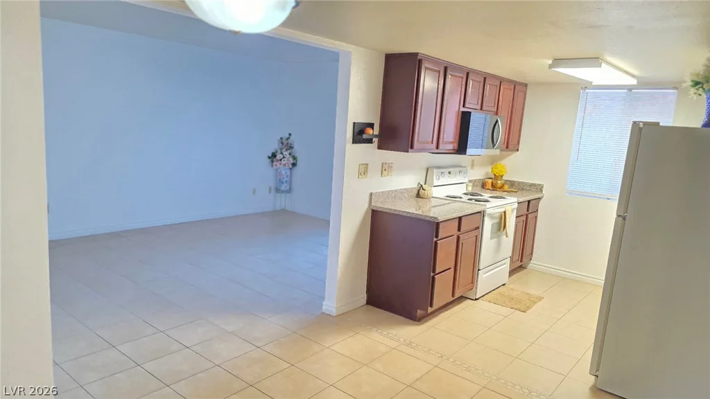 5185 Indian River, Las Vegas, NV 89103