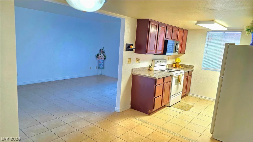 5185 Indian River, Las Vegas, NV 89103