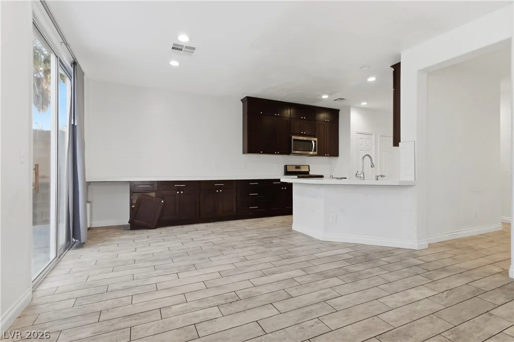 9405 Melva Blue, Las Vegas, NV 89166