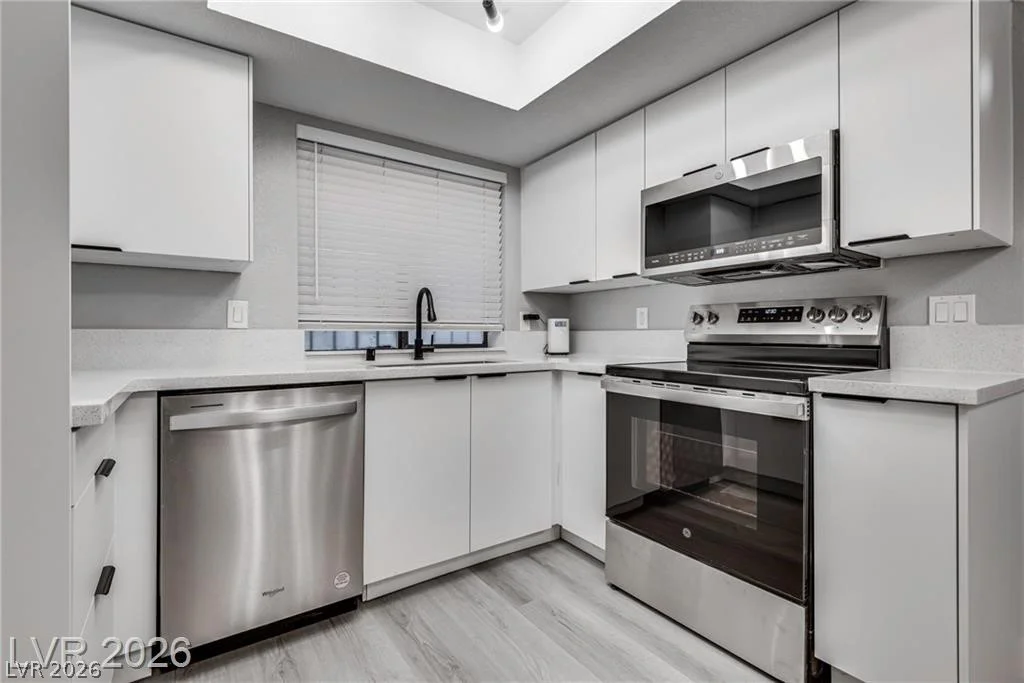 2120 Venus, North Las Vegas, NV 89030