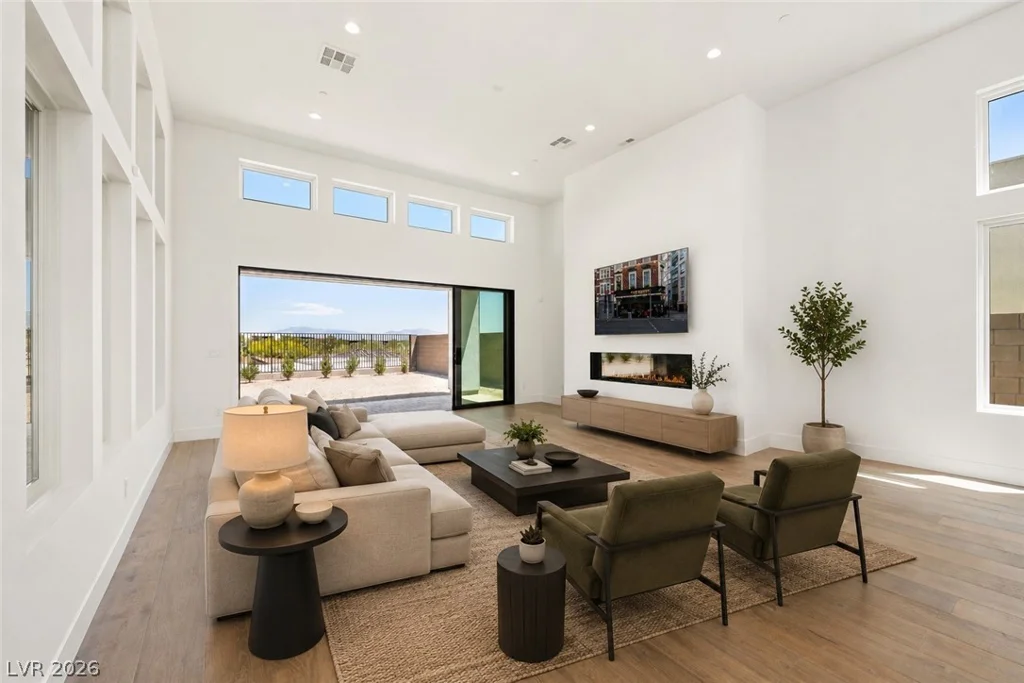 10950 Rossa Peak, Las Vegas, NV 89135