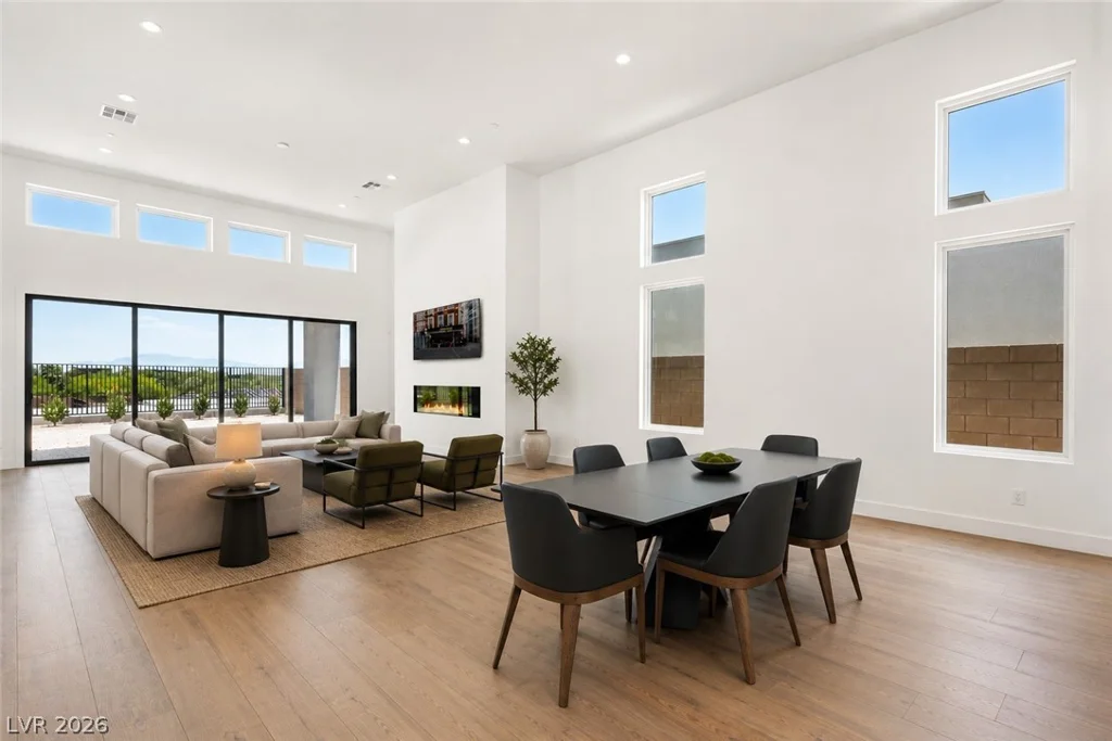 10950 Rossa Peak, Las Vegas, NV 89135