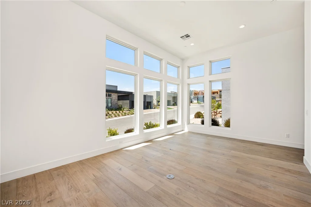 10950 Rossa Peak, Las Vegas, NV 89135
