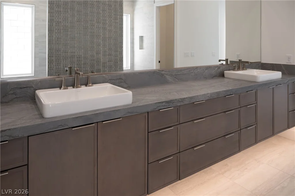 10950 Rossa Peak, Las Vegas, NV 89135
