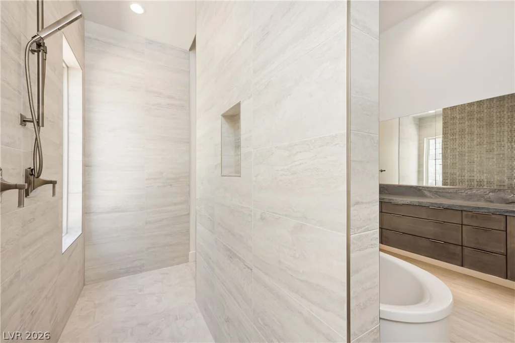 10950 Rossa Peak, Las Vegas, NV 89135
