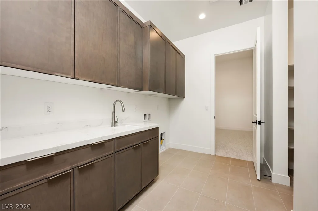 10950 Rossa Peak, Las Vegas, NV 89135
