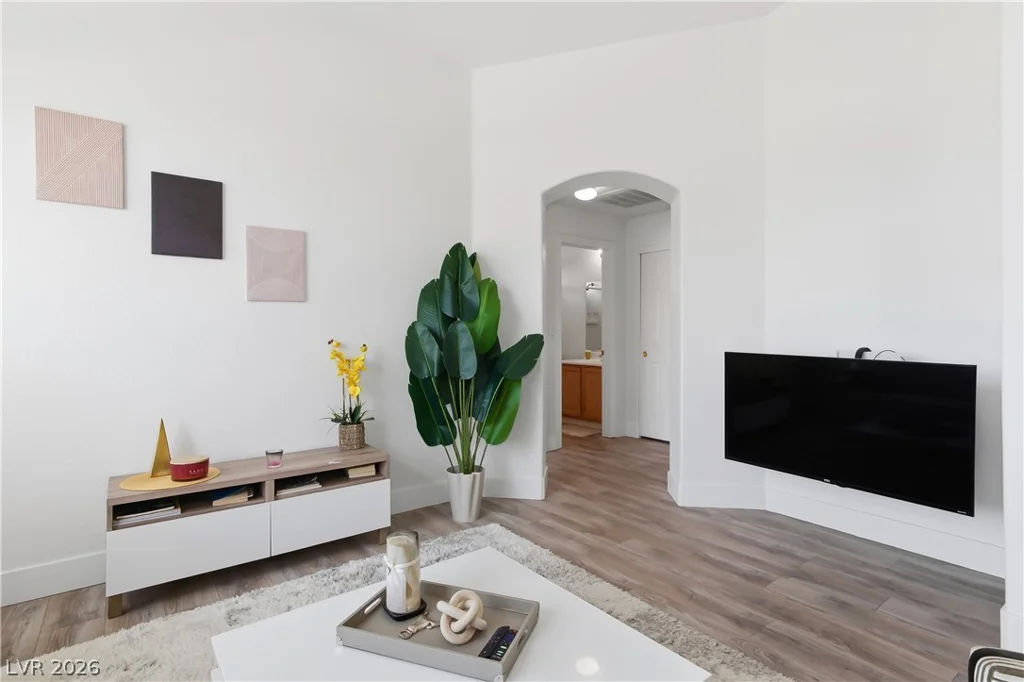 8745 Traveling Breeze, Las Vegas, NV 89178