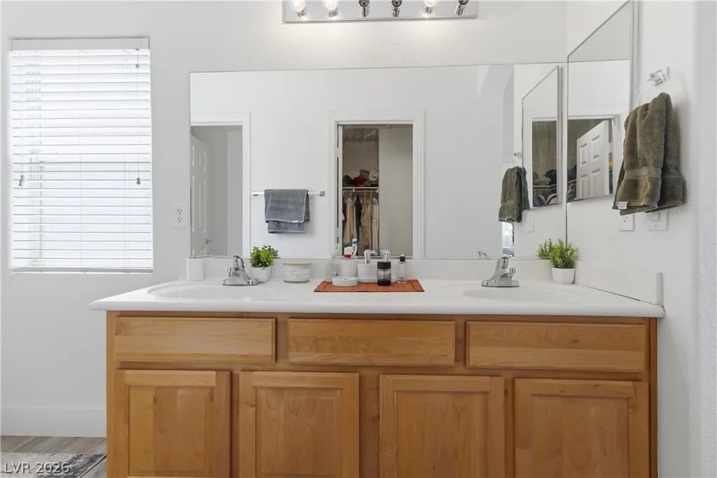 8745 Traveling Breeze, Las Vegas, NV 89178