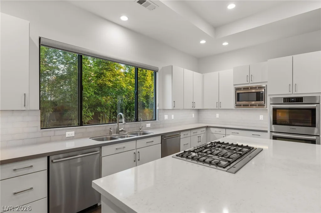 15 Gemstar, Las Vegas, NV 89135