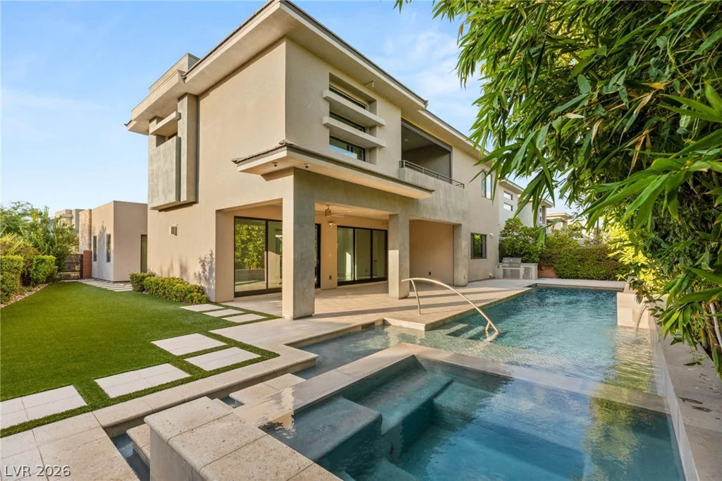 15 Gemstar, Las Vegas, NV 89135