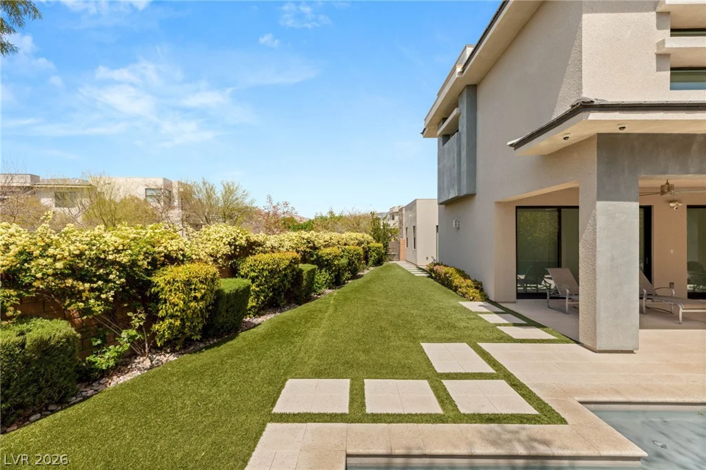 15 Gemstar, Las Vegas, NV 89135