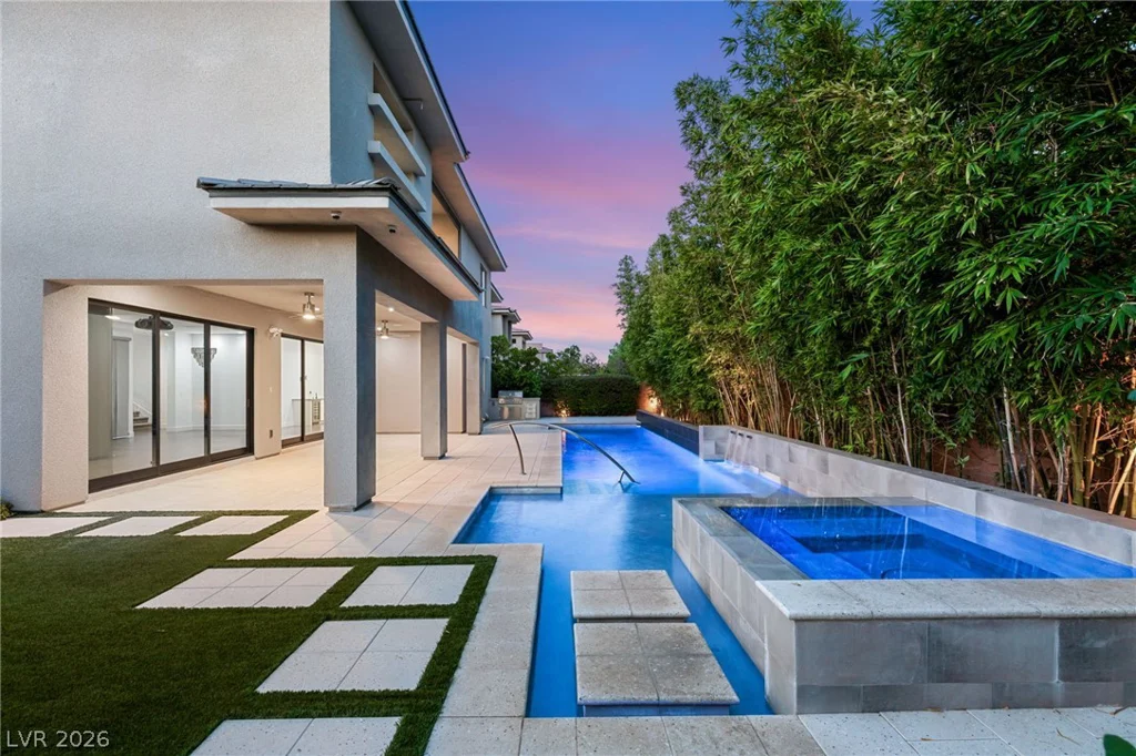 15 Gemstar, Las Vegas, NV 89135