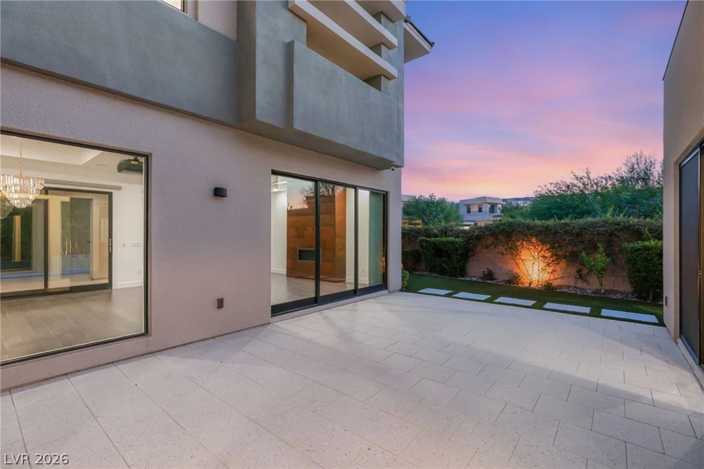 15 Gemstar, Las Vegas, NV 89135