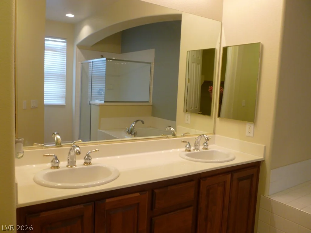 5717 Leonidas, North Las Vegas, NV 89031