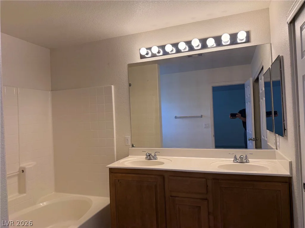6503 Holyrod Park, Las Vegas, NV 89122