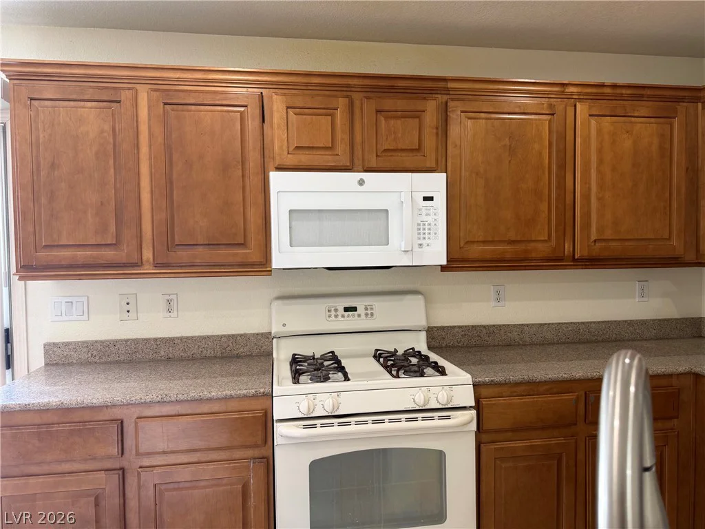 6503 Holyrod Park, Las Vegas, NV 89122