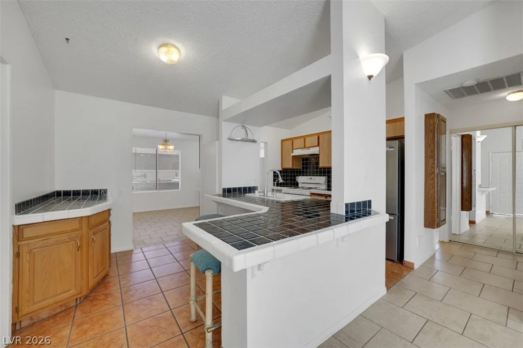 1940 Tide, Las Vegas, NV 89156