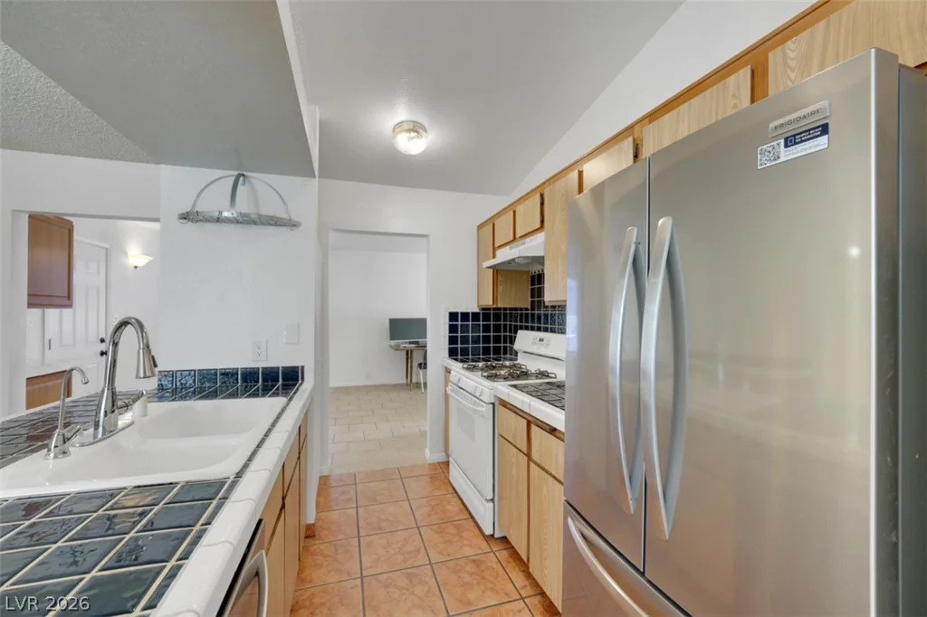 1940 Tide, Las Vegas, NV 89156
