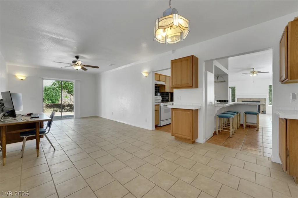 1940 Tide, Las Vegas, NV 89156