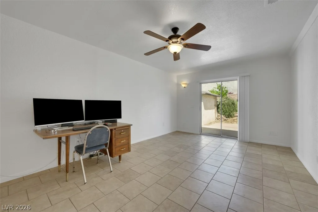 1940 Tide, Las Vegas, NV 89156