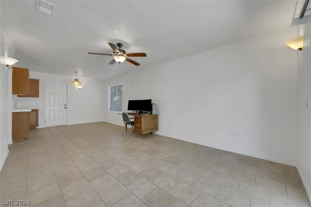 1940 Tide, Las Vegas, NV 89156