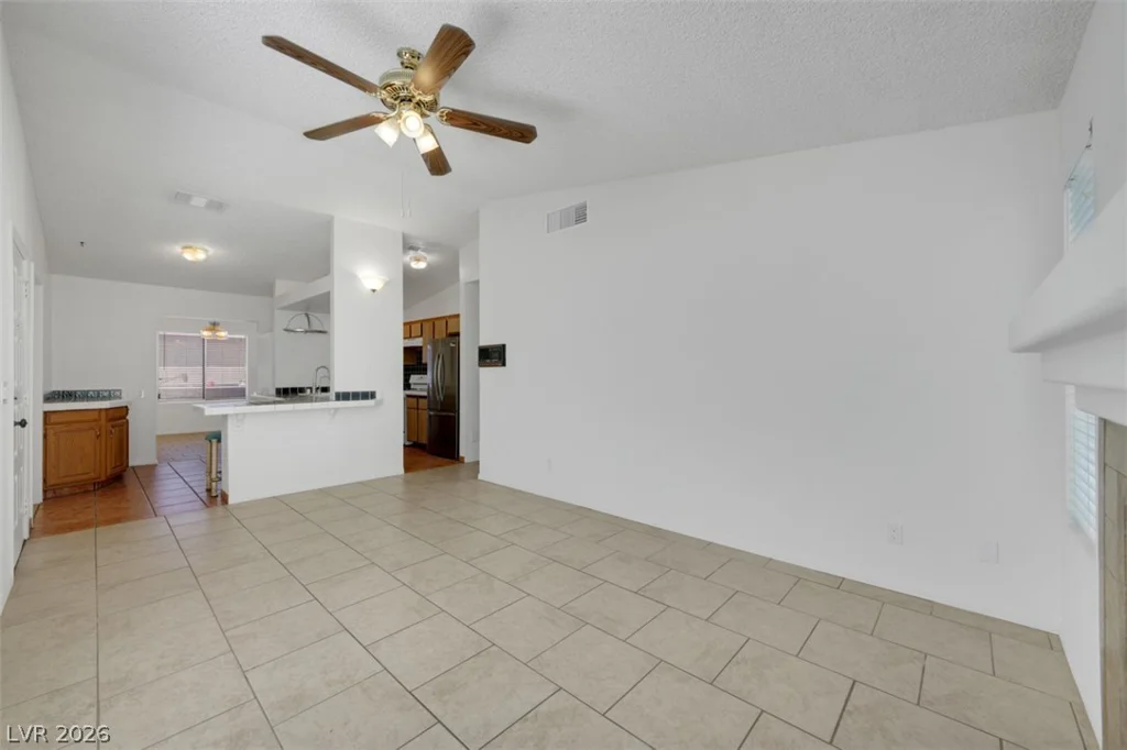 1940 Tide, Las Vegas, NV 89156