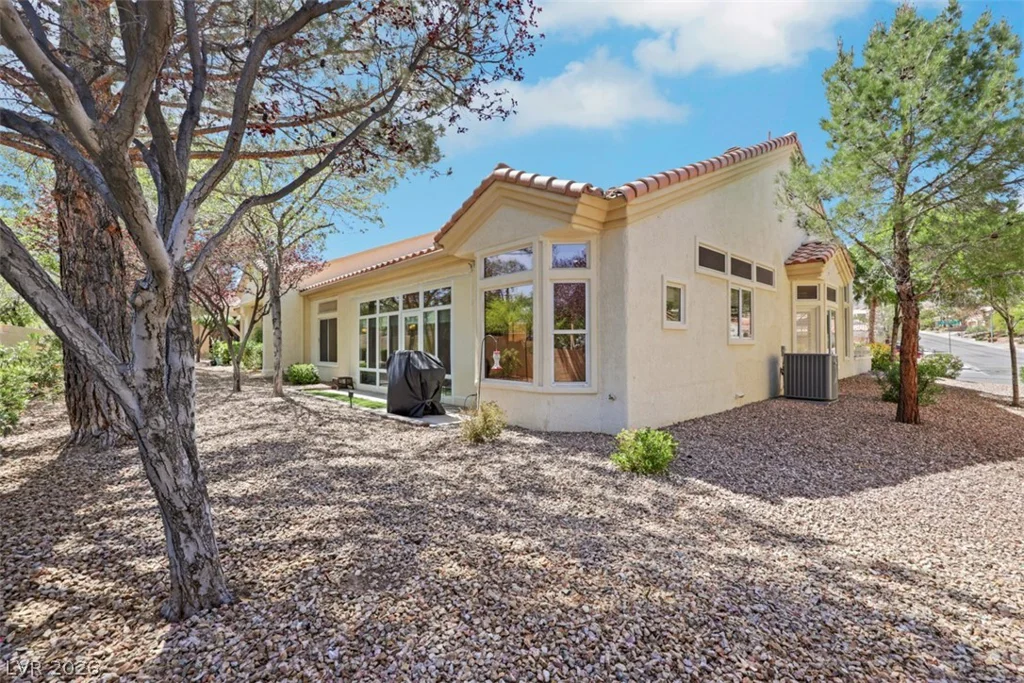 2110 Spring Water, Las Vegas, NV 89134