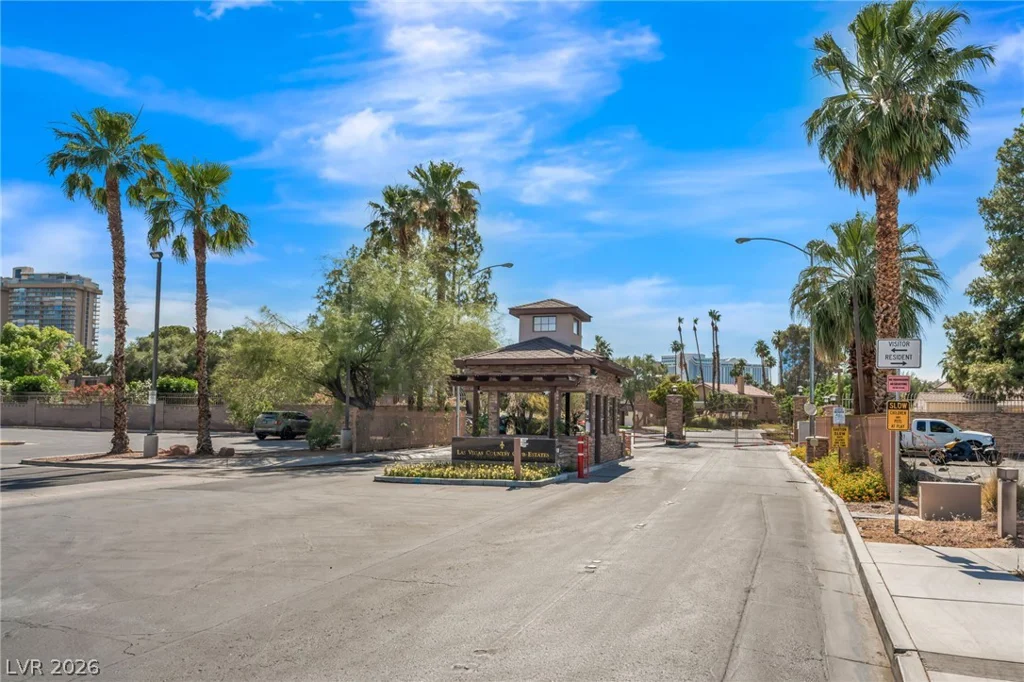 976 Pinehurst, Las Vegas, NV 89109