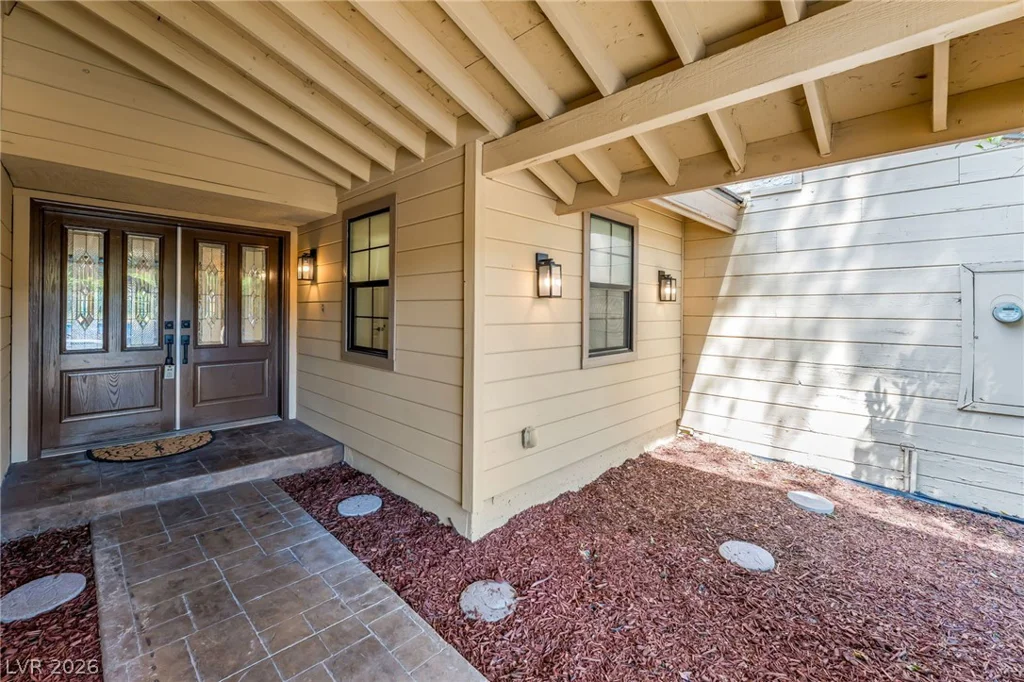 976 Pinehurst, Las Vegas, NV 89109
