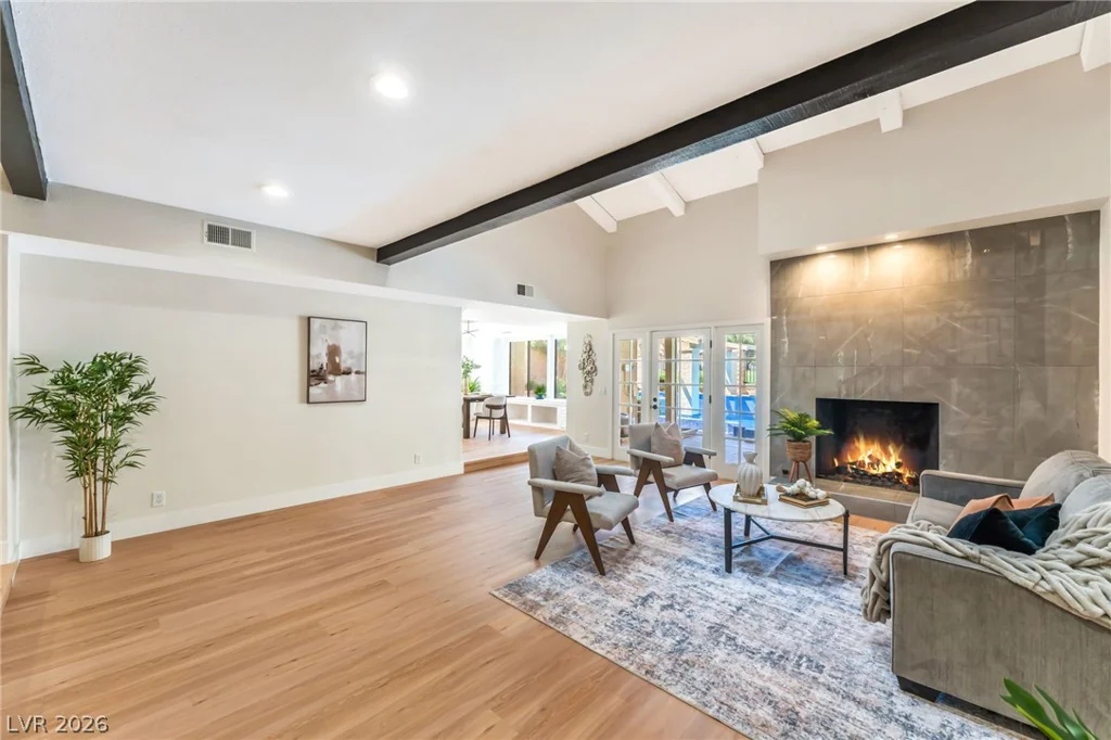 976 Pinehurst, Las Vegas, NV 89109