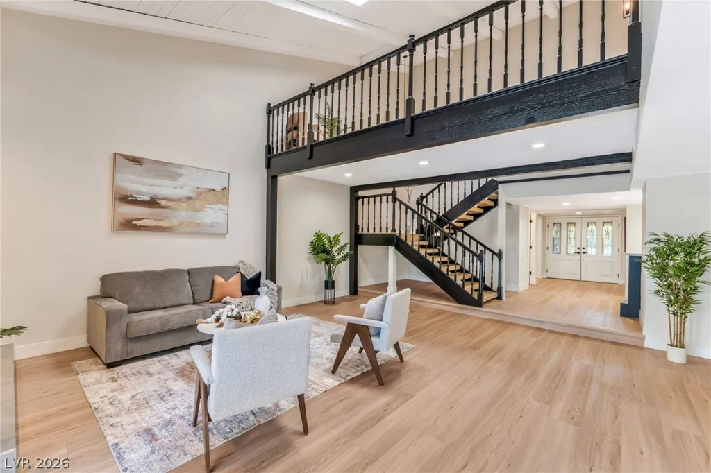 976 Pinehurst, Las Vegas, NV 89109