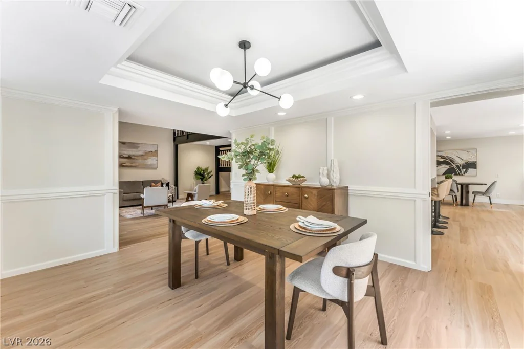 976 Pinehurst, Las Vegas, NV 89109
