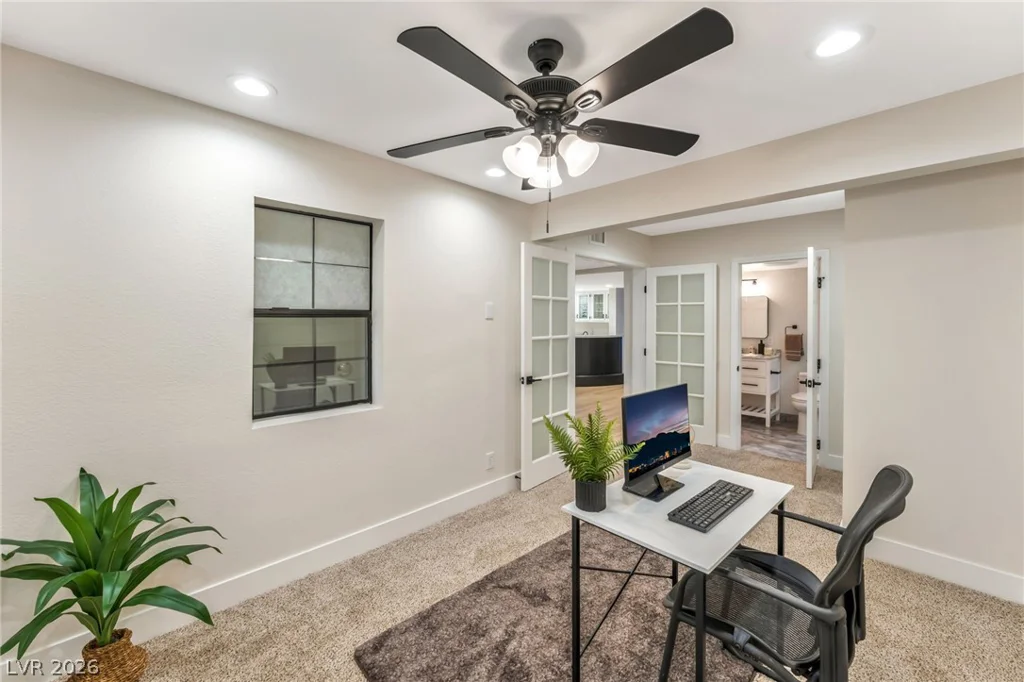 976 Pinehurst, Las Vegas, NV 89109