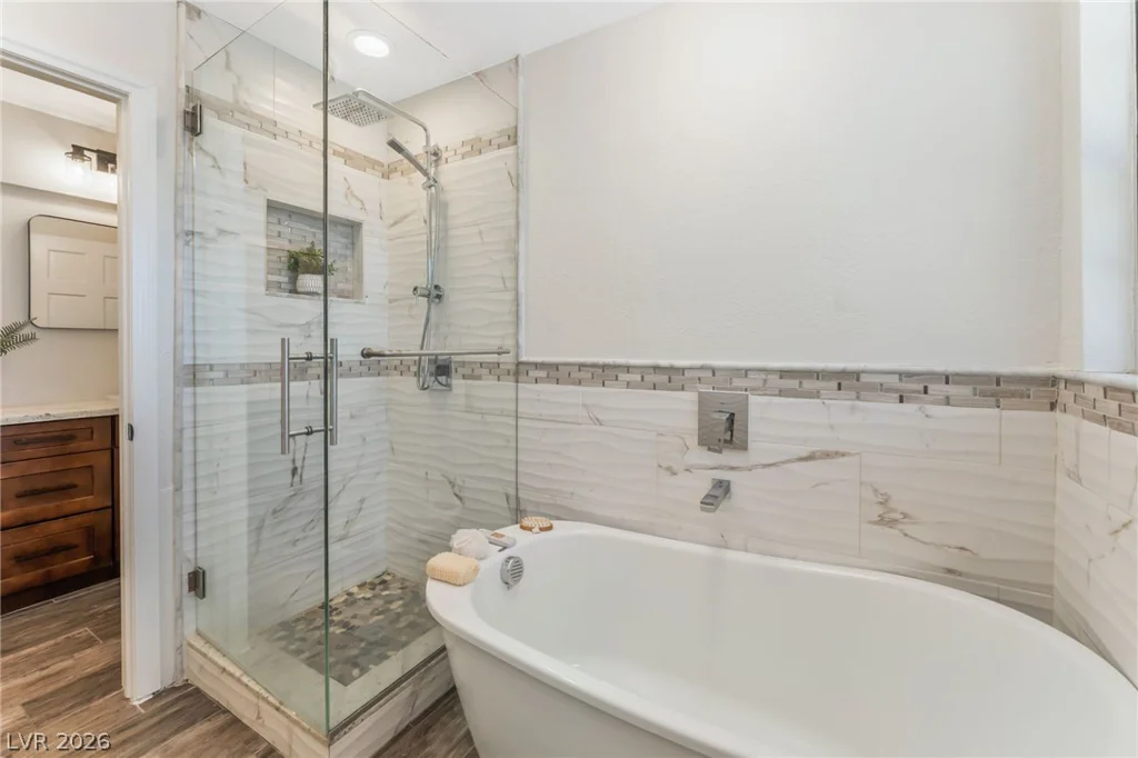 976 Pinehurst, Las Vegas, NV 89109