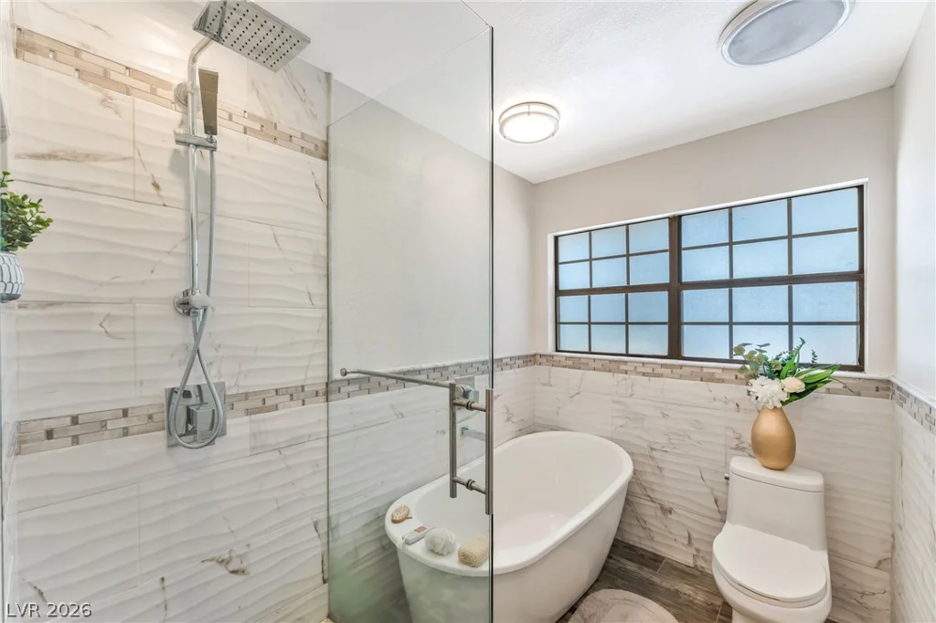 976 Pinehurst, Las Vegas, NV 89109