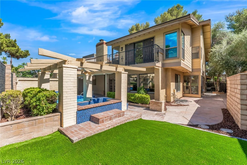 976 Pinehurst, Las Vegas, NV 89109