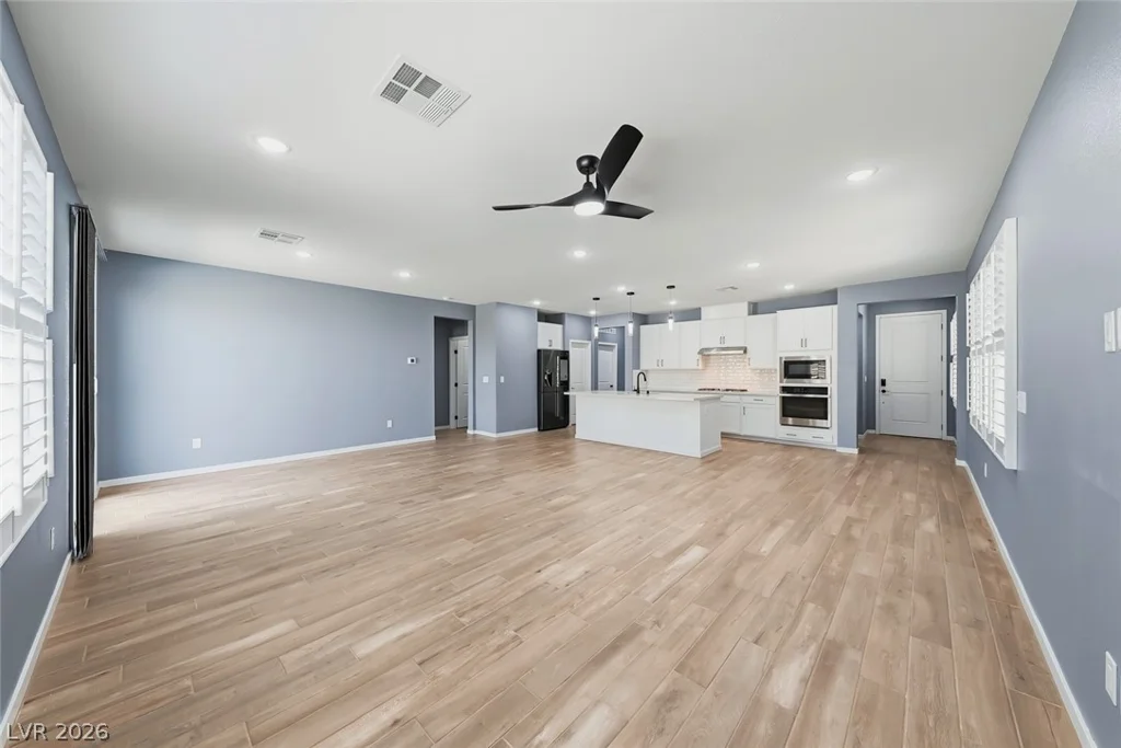 8672 Bench, Las Vegas, NV 89139