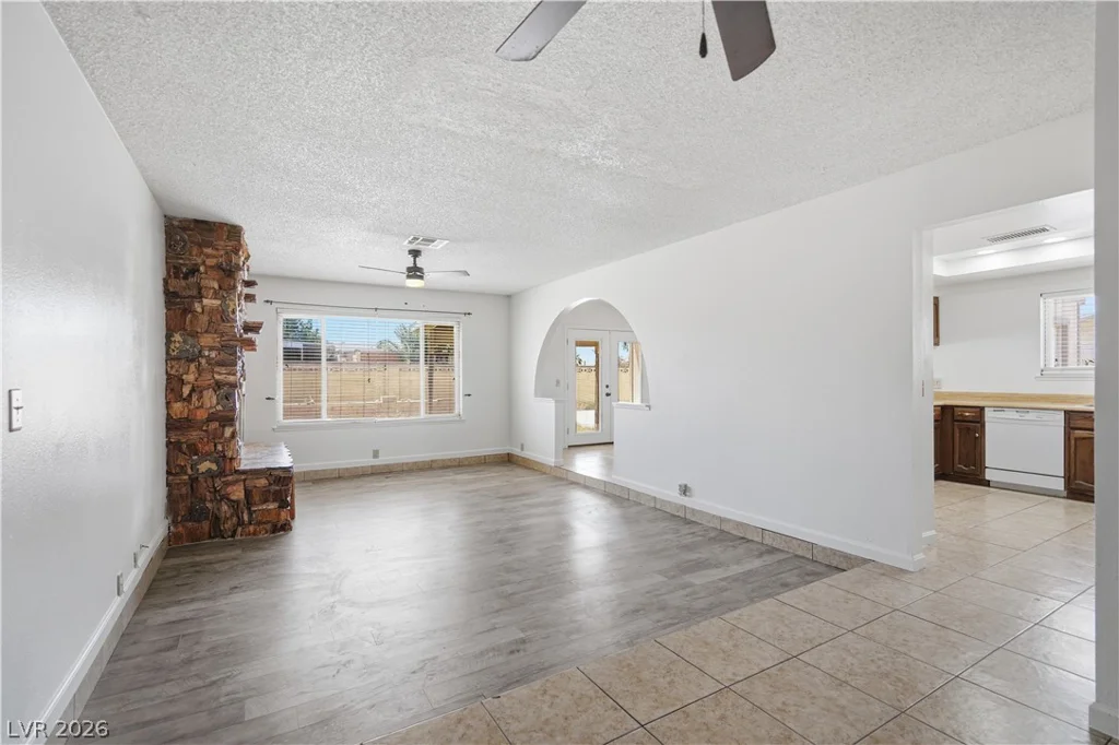 6067 Yorkshire, Las Vegas, NV 89156