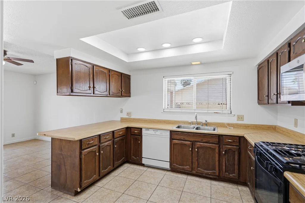 6067 Yorkshire, Las Vegas, NV 89156