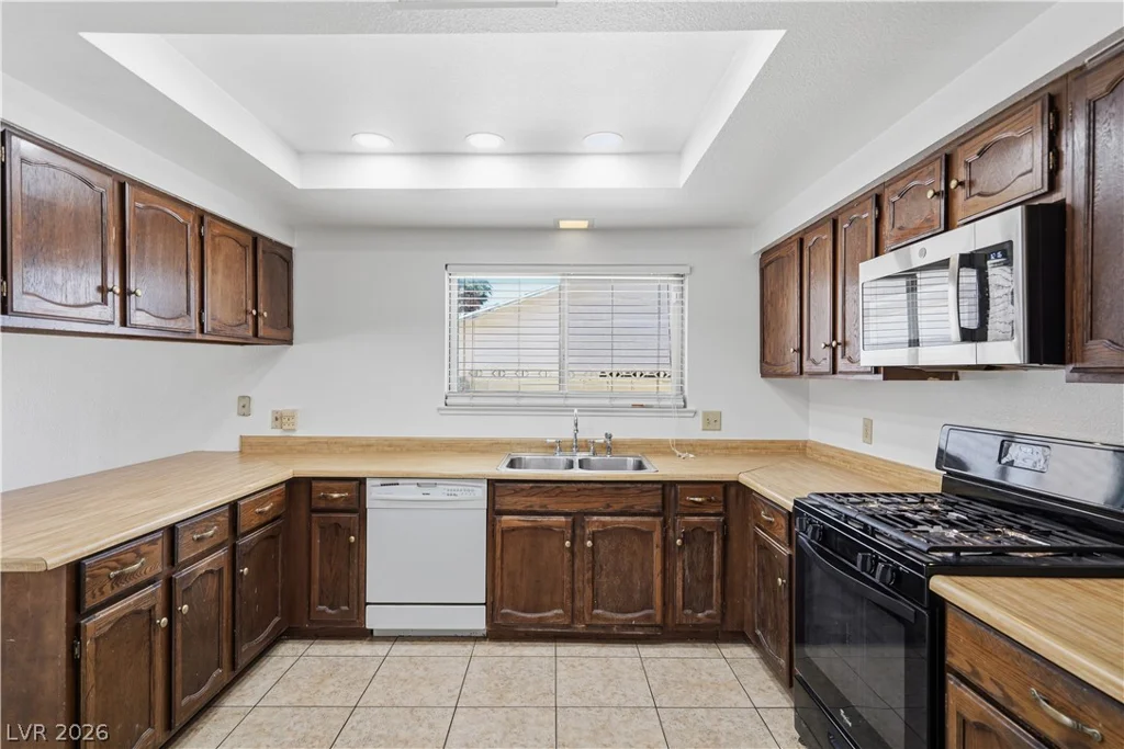 6067 Yorkshire, Las Vegas, NV 89156
