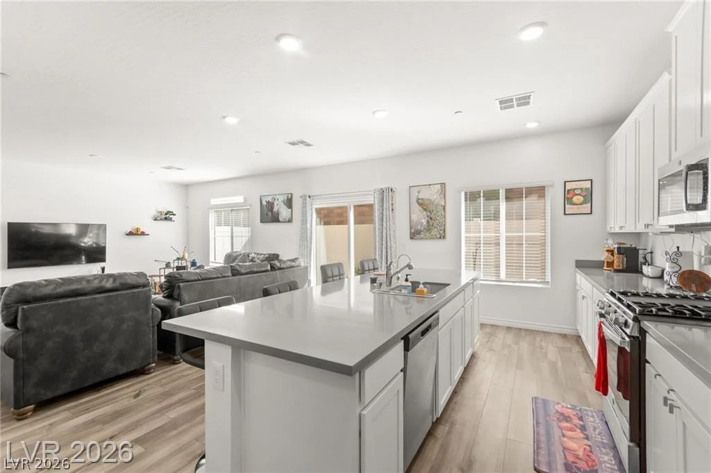 275 Luna Valley, Henderson, NV 89011
