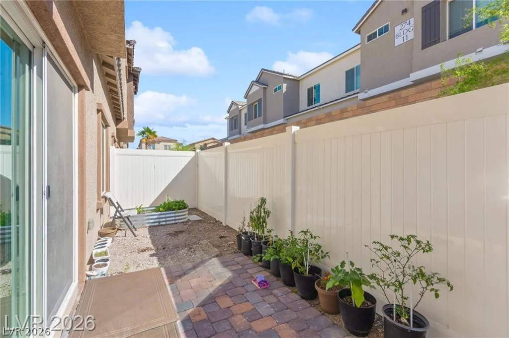 275 Luna Valley, Henderson, NV 89011