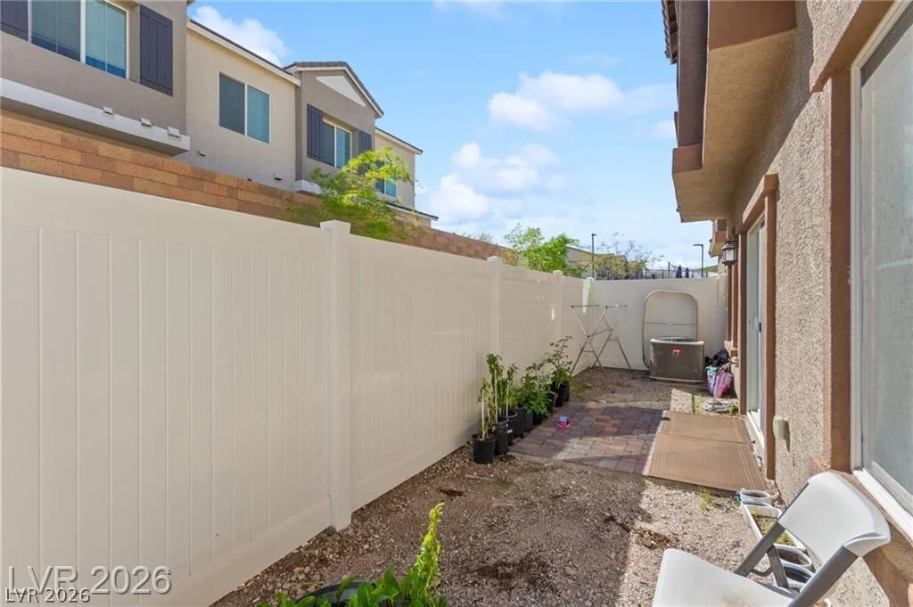 275 Luna Valley, Henderson, NV 89011