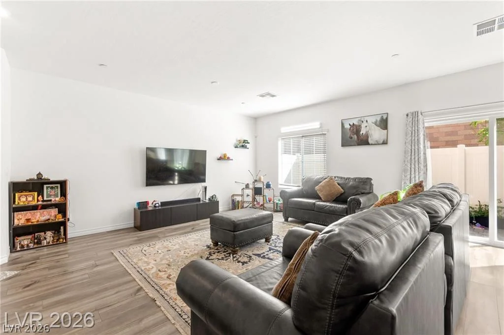 275 Luna Valley, Henderson, NV 89011