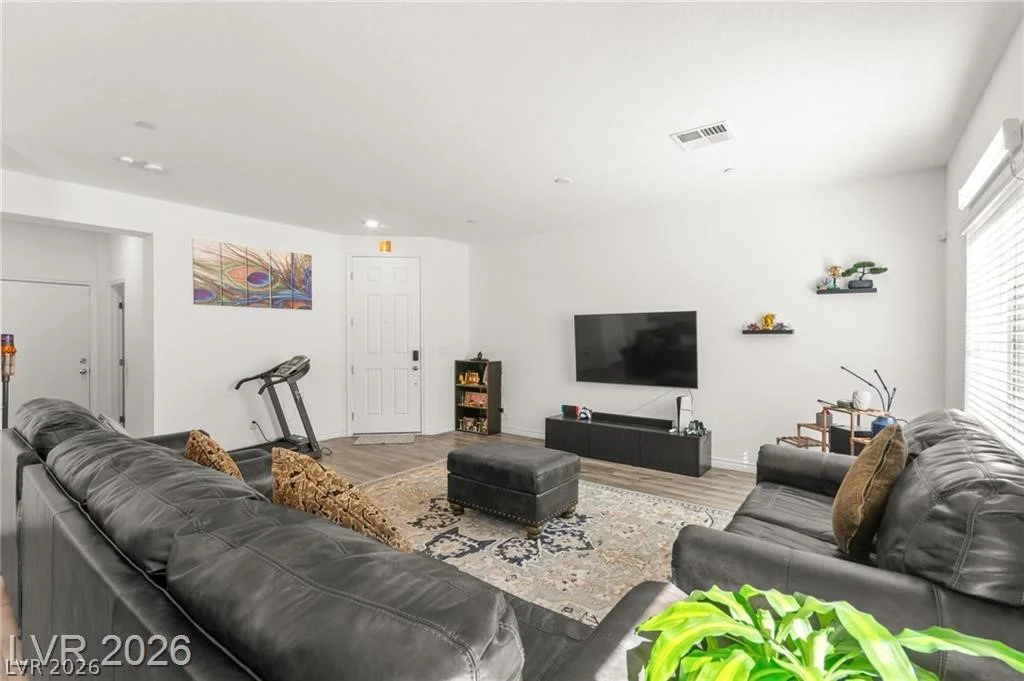 275 Luna Valley, Henderson, NV 89011